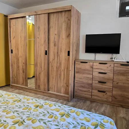 Apartment Old-timer 2 Warna